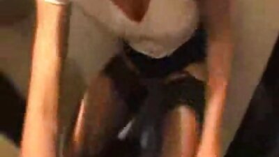 Sexo salvaje con una videos pormo casero mujer negra tetona en medias y una rubia caliente.