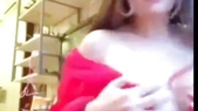 Una mujer gorda vino para un masaje y chupó videosxxx caseros una polla antes de follar con un chico.